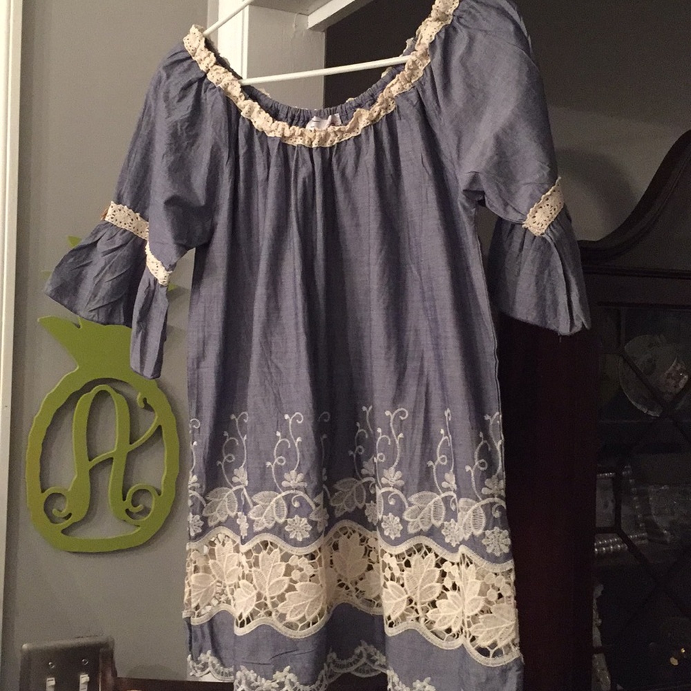 Bell sleeve shirt